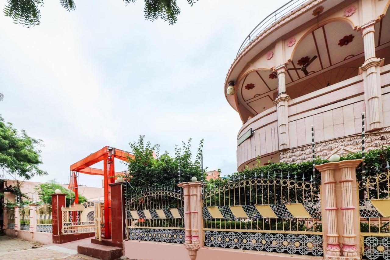 Spot On 60838 Shri Giriraj Dham Govardhan Exterior foto